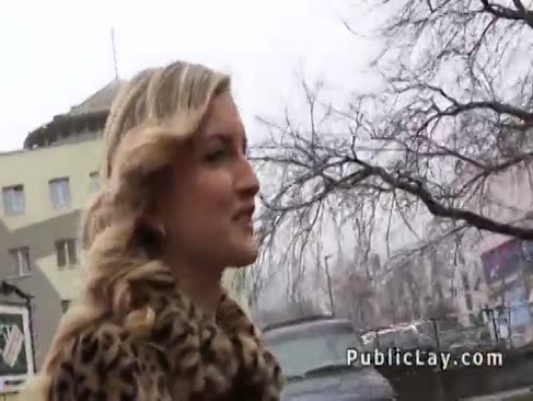 A crescut în blond publică punctul de vedere fir cu plumb