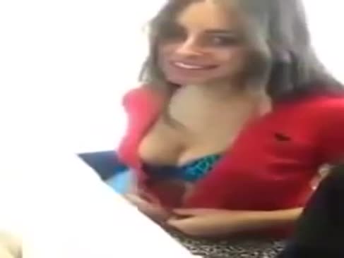 La universitaria que se hizo famosa por su videoclip en la universidad